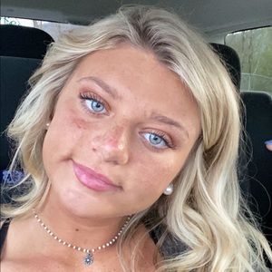 Meet your Posher, Lexie